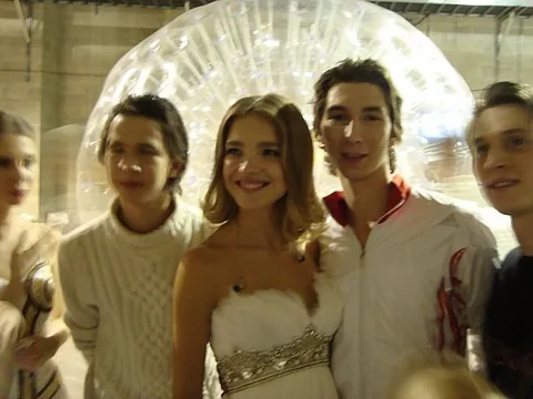 温哥华。与 NATALIA VODIANOVA 相遇。